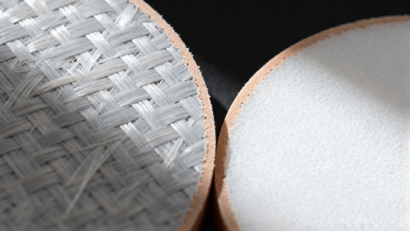 改性FR-4与PTFE光模块PCB基材微观对比 材料科学观察感 改性FR-4与PTFE光模块PCB基材微观对比 材料科学观察感